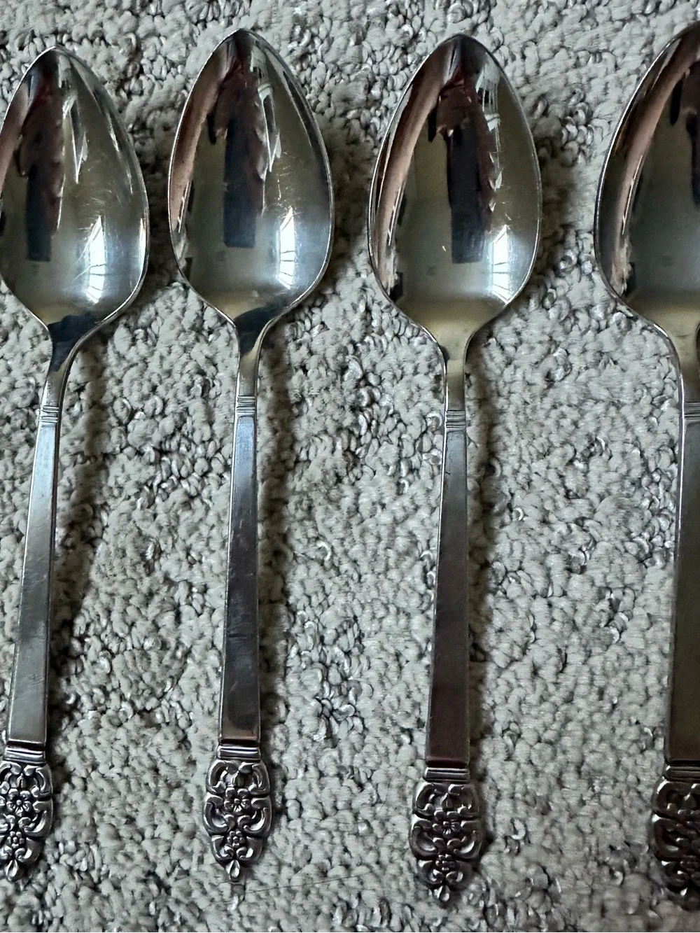 Lot of 4 Oneida Oneidacraft Deluxe Stainless Steel Teaspoons Nordic Crown
